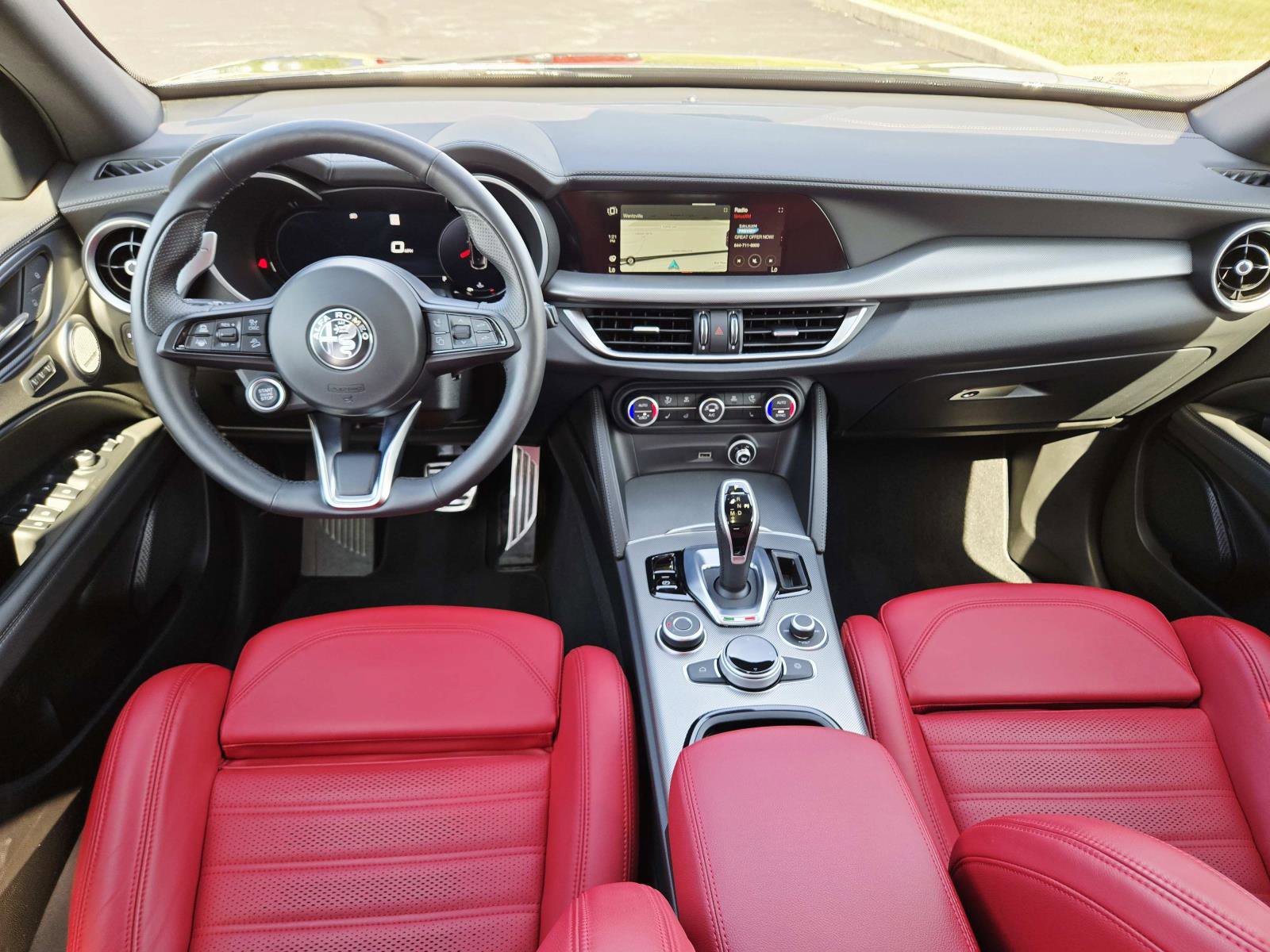 Used 2024 Alfa Romeo Stelvio Veloce image 11