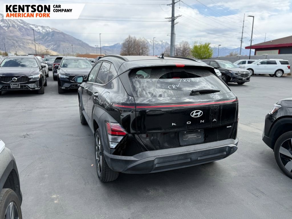 Used 2025 Hyundai Kona SEL image 2