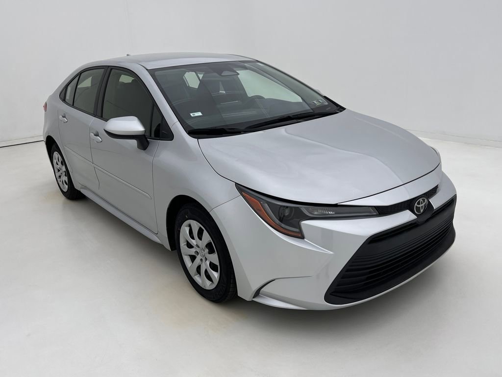 Used 2023 Toyota Corolla LE video 2