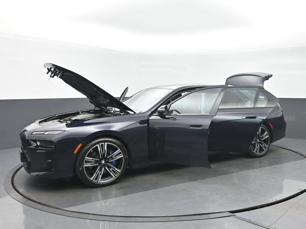 Used 2023 BMW 760i xDrive w/ Luxury Rear Seating Package AWD/4WD image 39