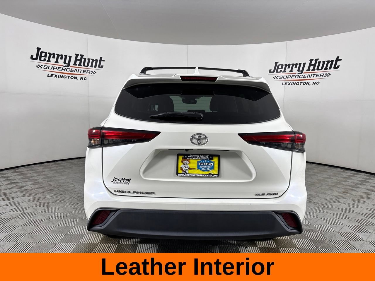 Used 2021 Toyota Highlander XLE AWD/4WD image 7