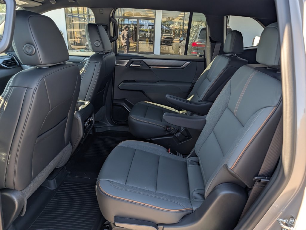 New 2027 GMC Acadia AT4 w/ AT4 Reserve Package AWD/4WD image 28