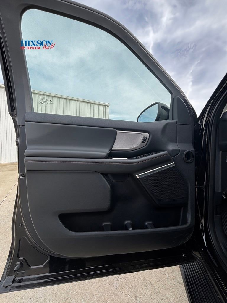 Used 2025 Ford Expedition Max Active image 9