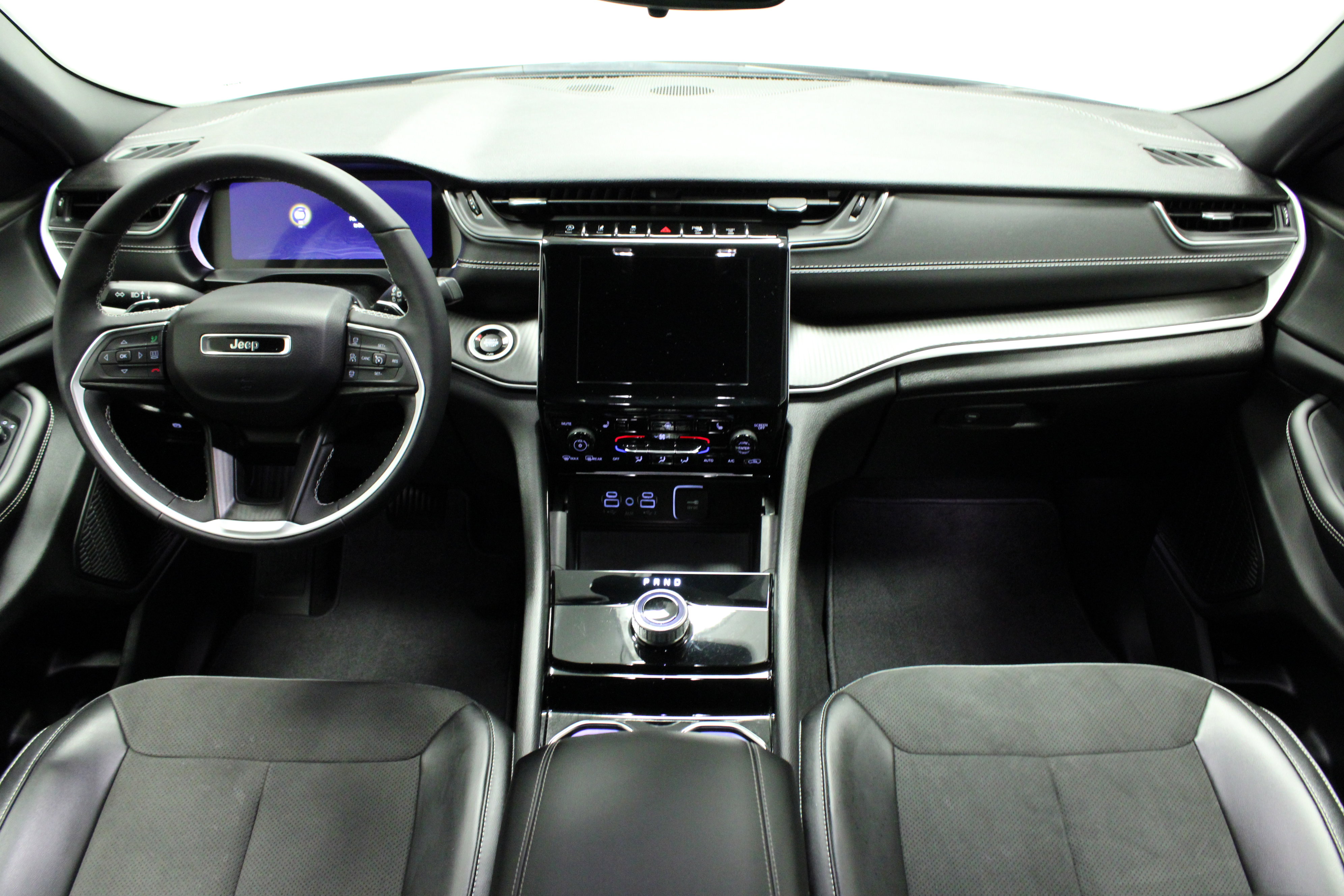 Used 2023 Jeep Grand Cherokee Altitude image 18