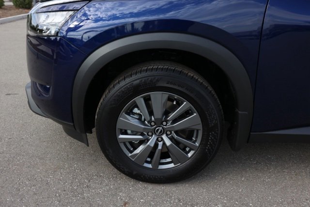 New 2025 Nissan Pathfinder SV image 11