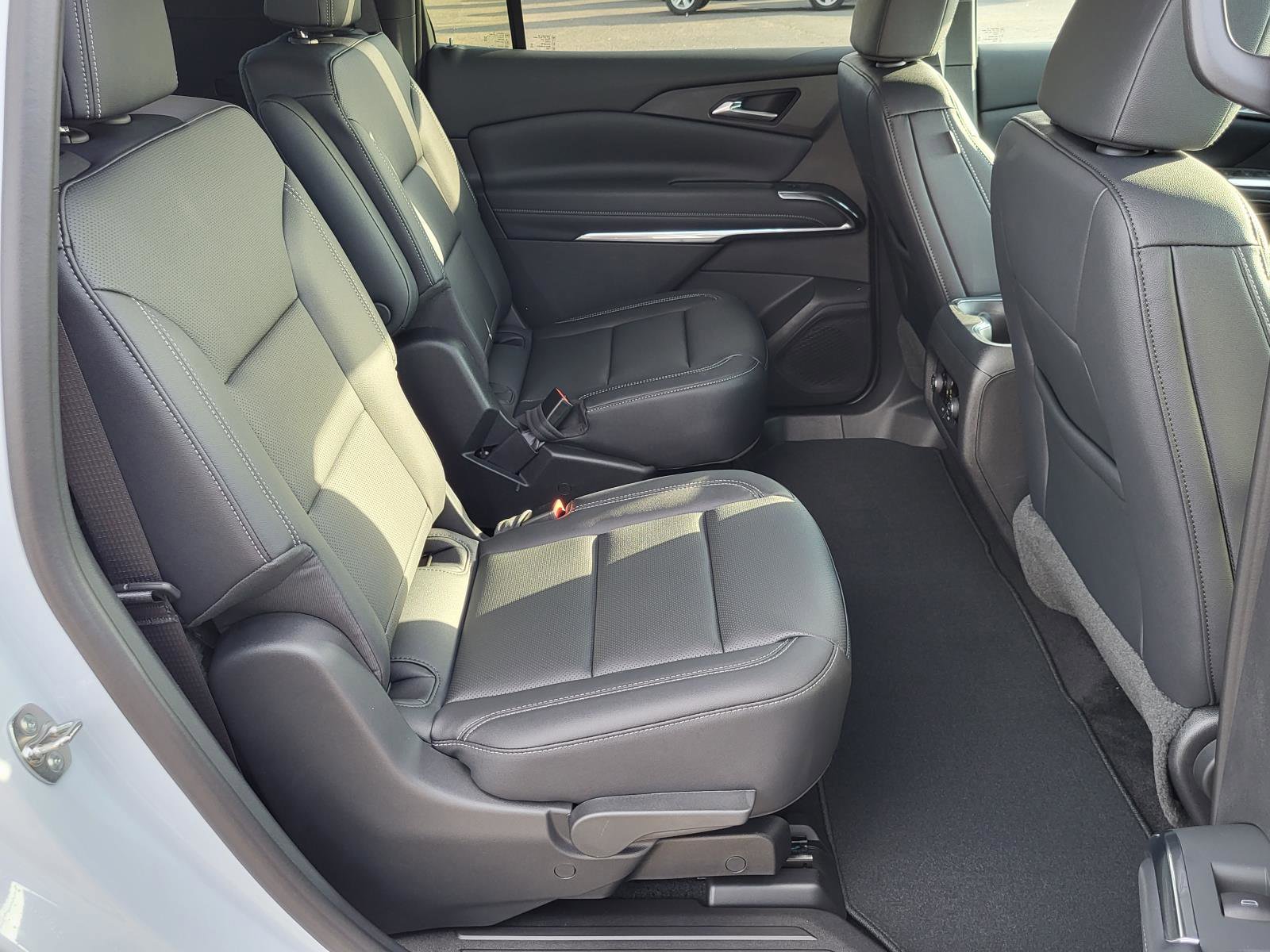 New 2026 Chevrolet Traverse LT image 11