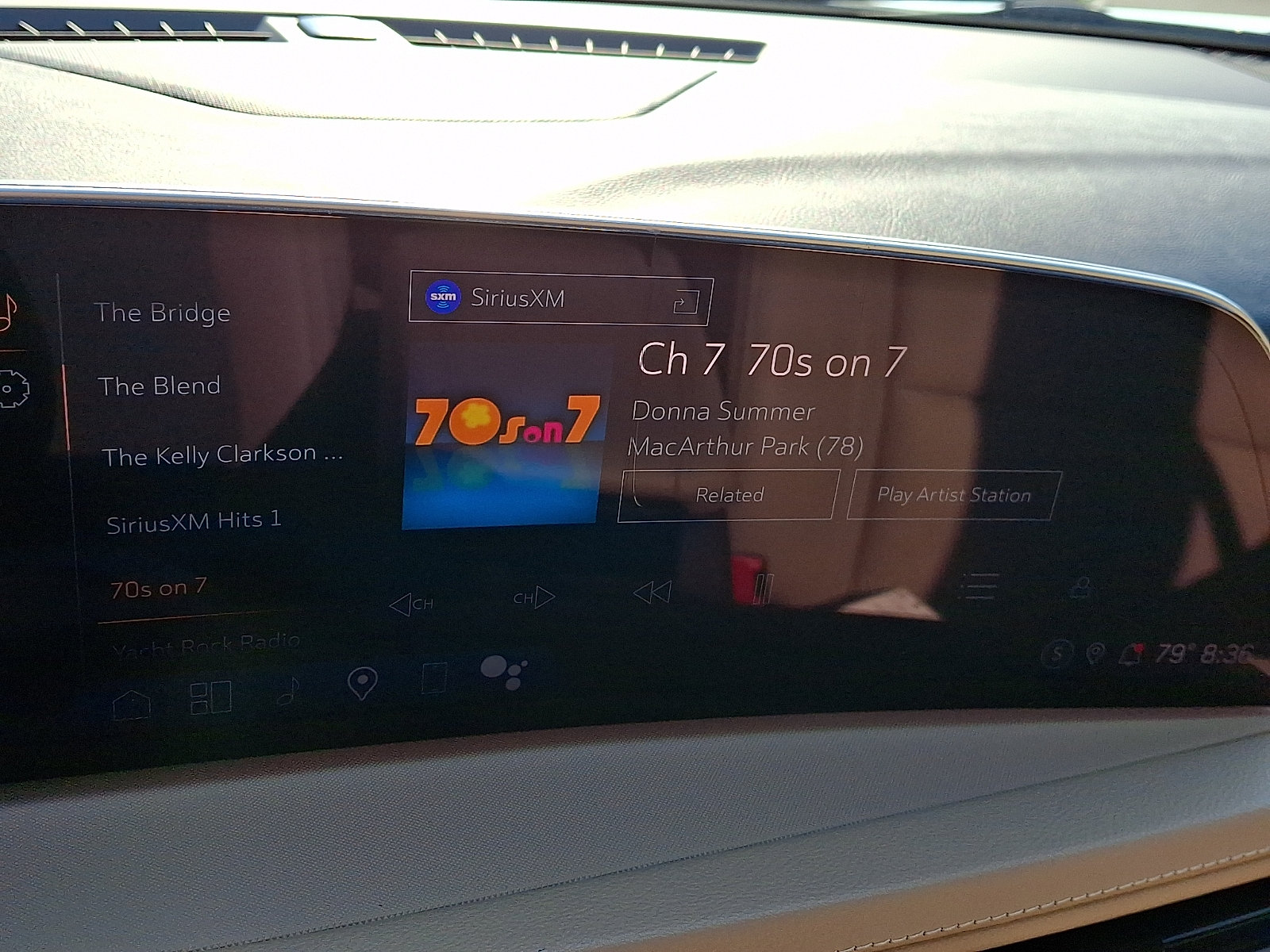 Used 2024 Cadillac XT4 Luxury w/ Cold Weather Package AWD/4WD image 17