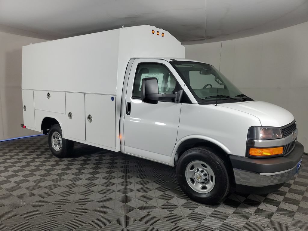 New 2026 Chevrolet Express 3500 w/ Power Convenience Package RWD image 3