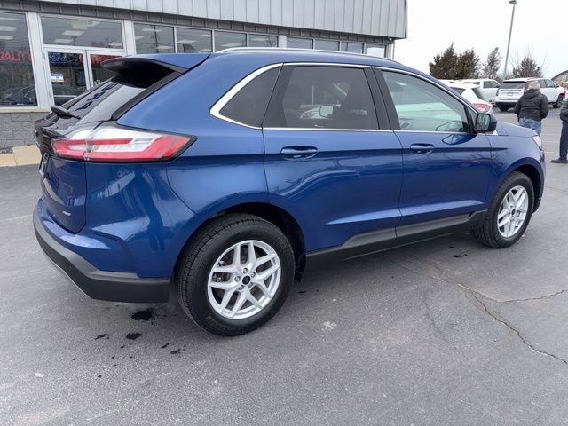 Certified 2023 Ford Edge SEL w/ Convenience Package AWD/4WD image 3