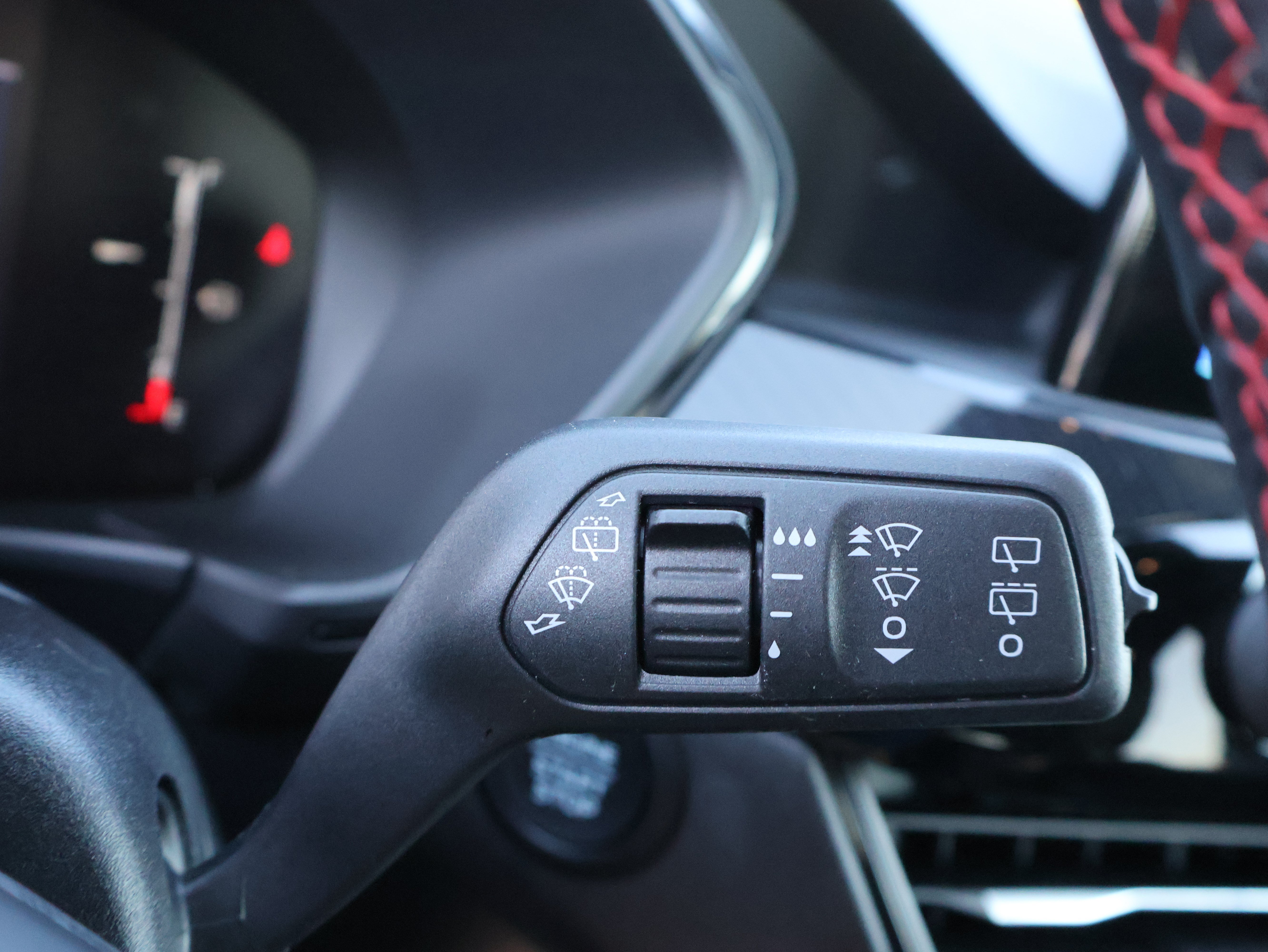 Used 2025 Ford Escape ST-Line AWD/4WD image 39