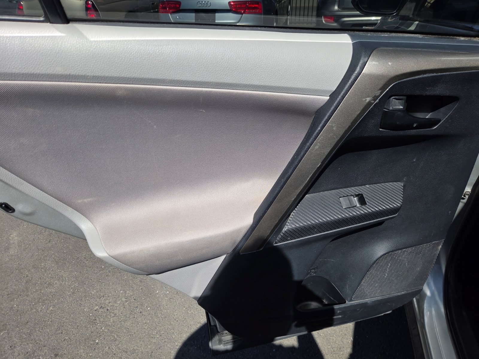 Used 2013 Toyota RAV4 LE AWD/4WD image 9