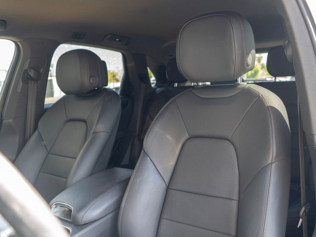 Used 2020 Porsche Cayenne AWD/4WD image 4