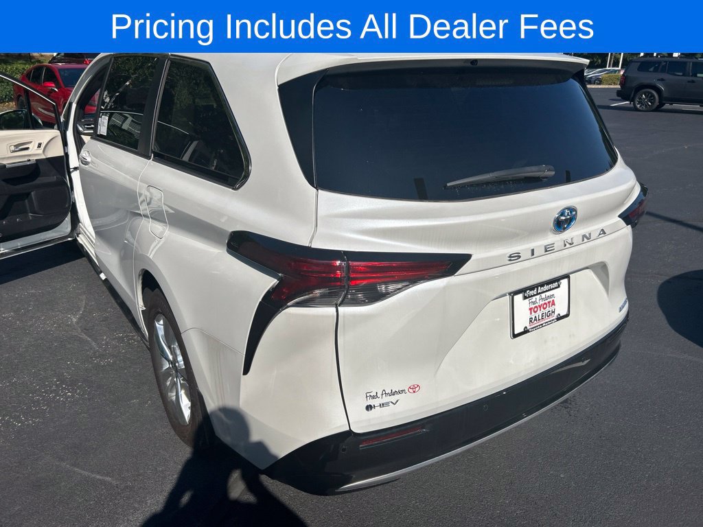 New 2025 Toyota Sienna Limited FWD image 19