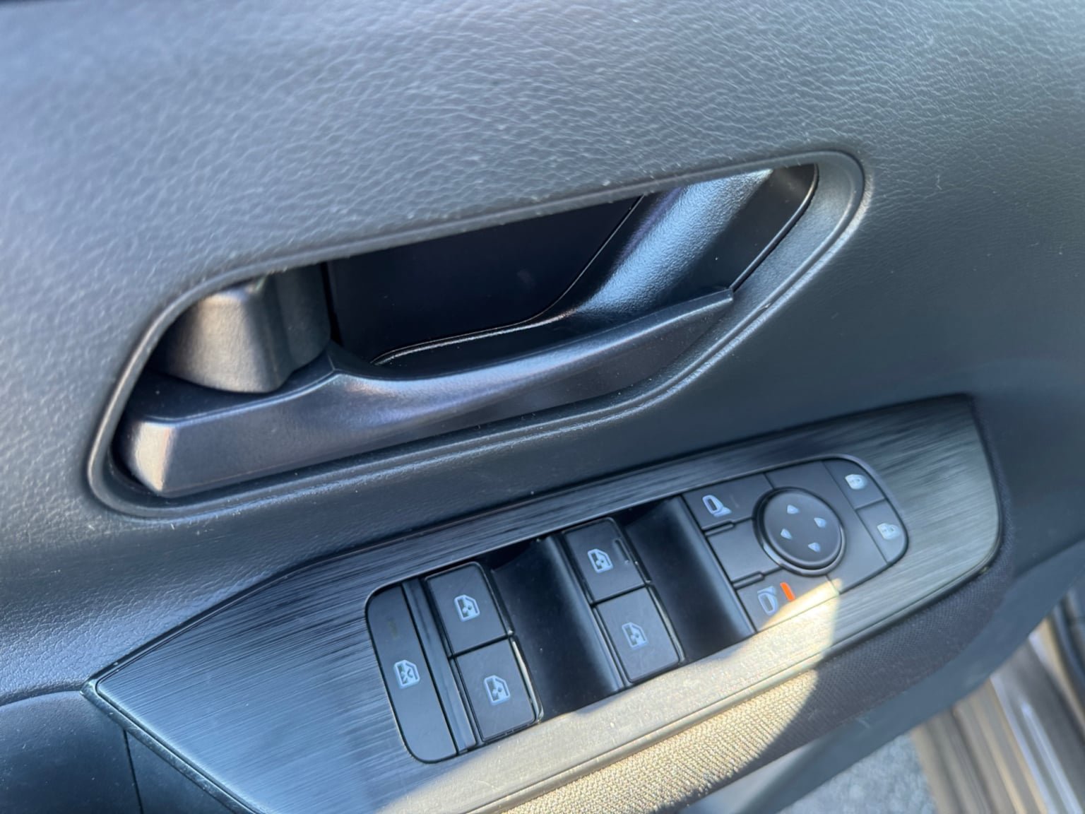 Used 2025 Nissan Kicks S FWD image 11