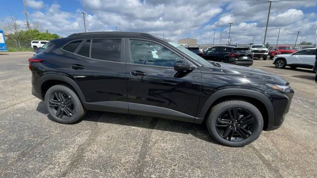 New 2026 Chevrolet Trax ACTIV w/ Sunroof Package FWD image 3