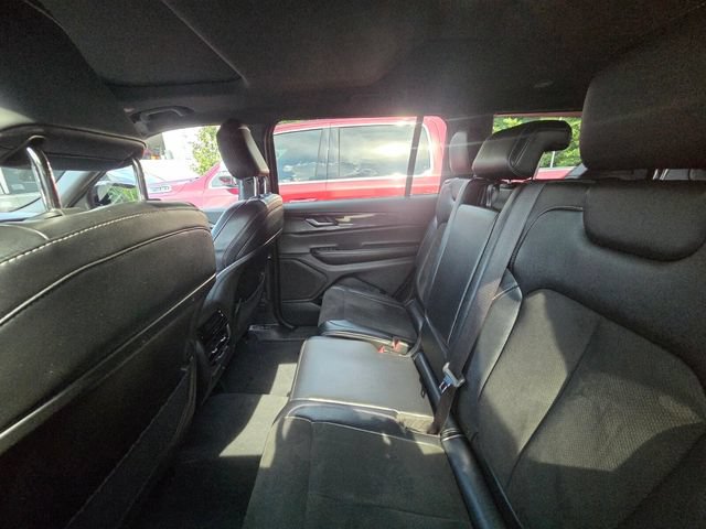 Used 2023 Jeep Grand Cherokee L Laredo RWD image 7