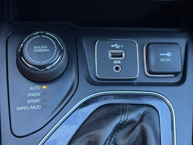 Used 2022 Jeep Cherokee Limited image 44