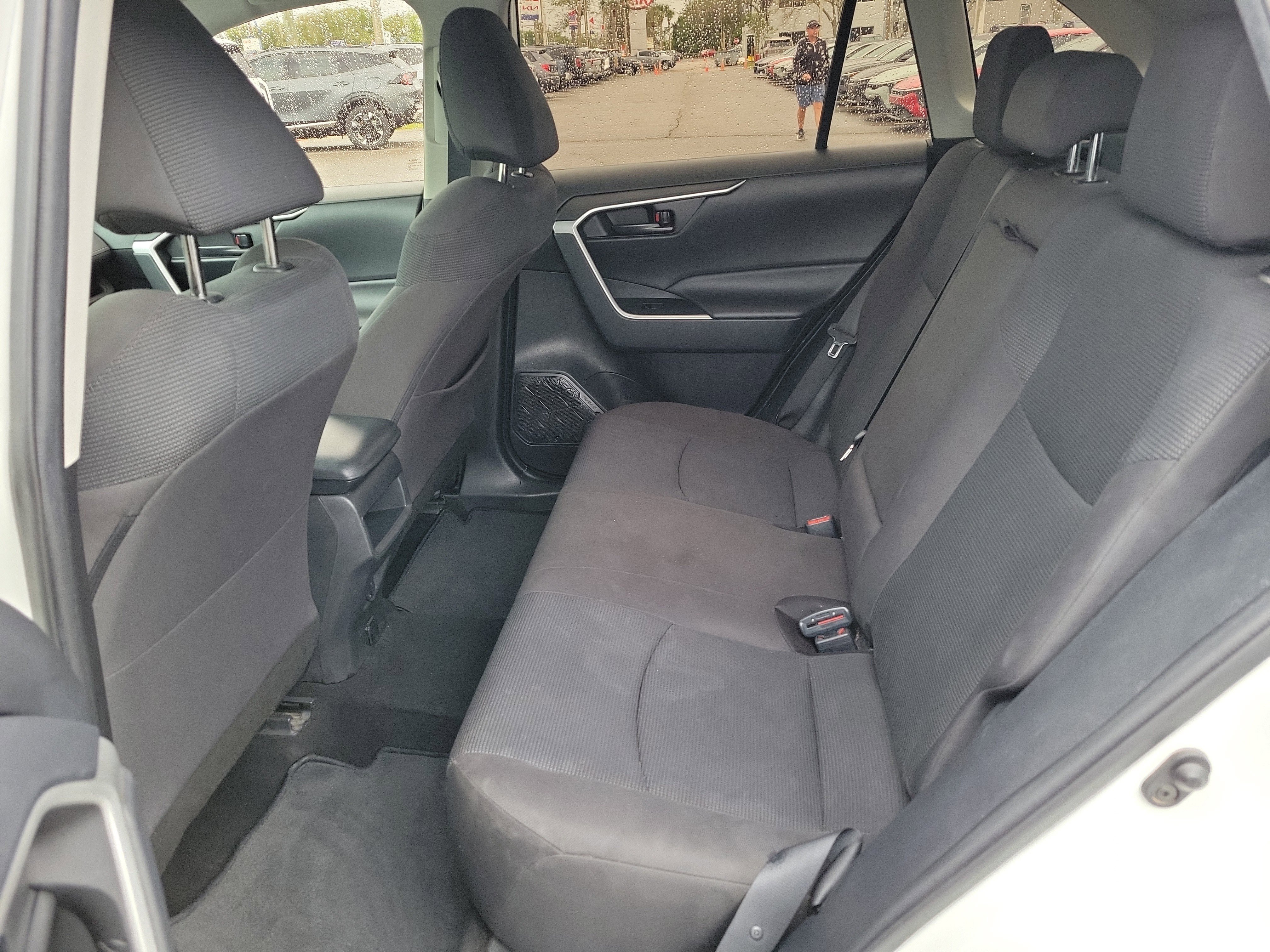 Used 2021 Toyota RAV4 LE image 15