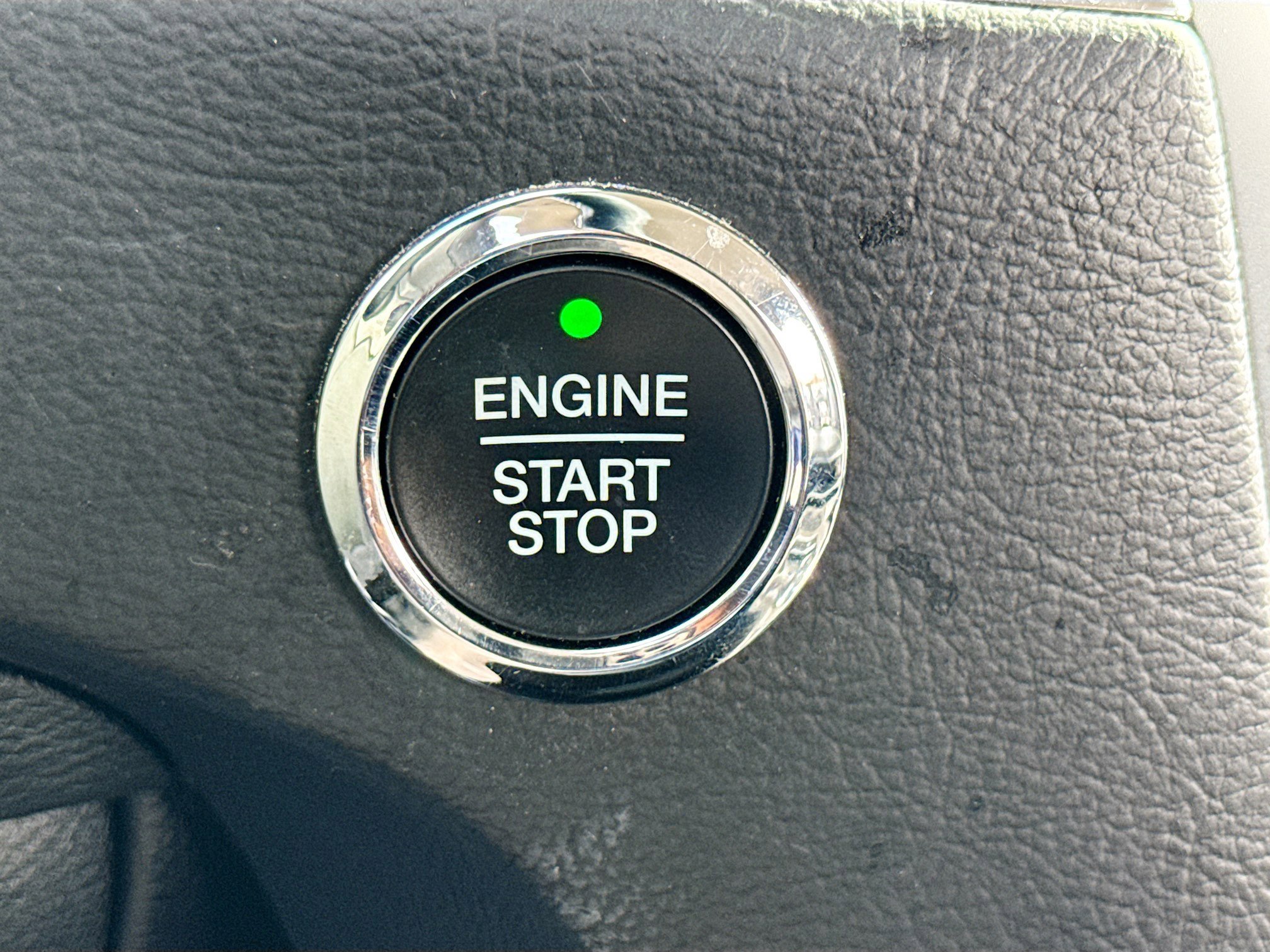 Used 2024 Ford Edge Titanium image 9