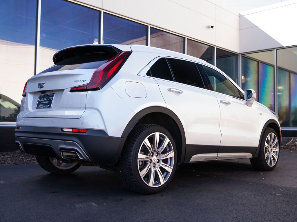 Used 2021 Cadillac XT4 Premium Luxury w/ Cold Weather Package image 9