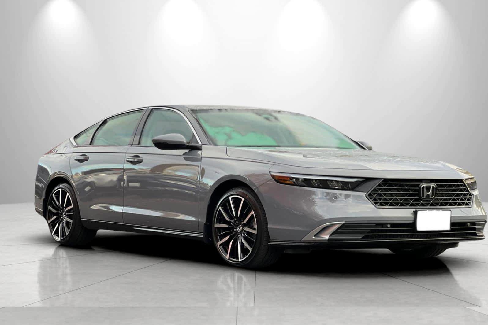 Used 2025 Honda Accord Touring image 9