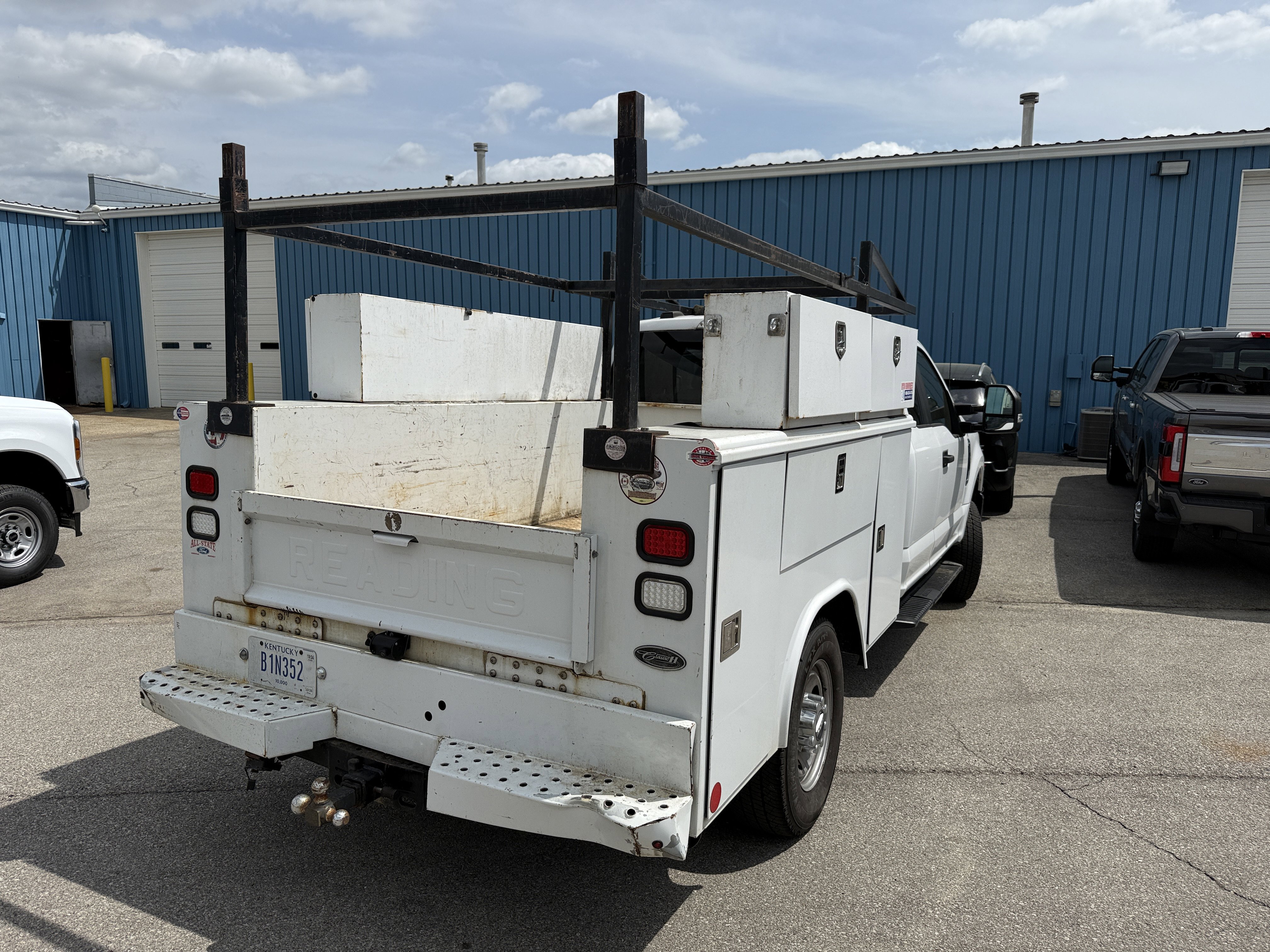 Used 2022 Ford F250 XL w/ Power Equipment Group image 4