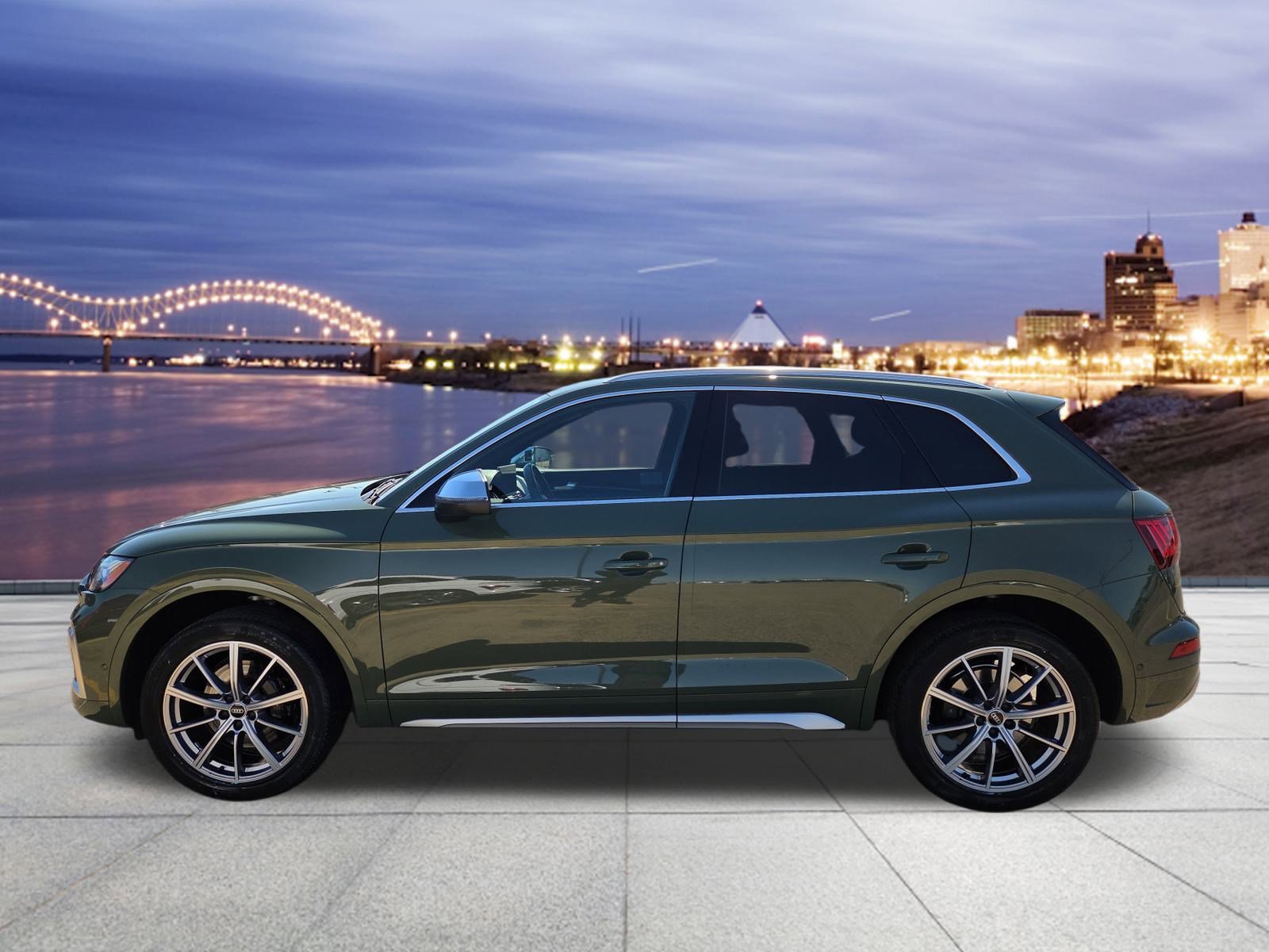 Used 2023 Audi SQ5 Prestige w/ Prestige Package image 2