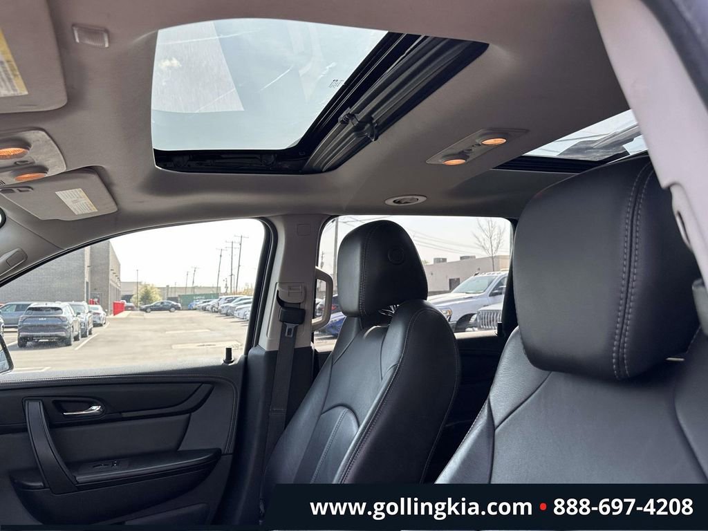 Used 2017 Chevrolet Traverse LT FWD image 19