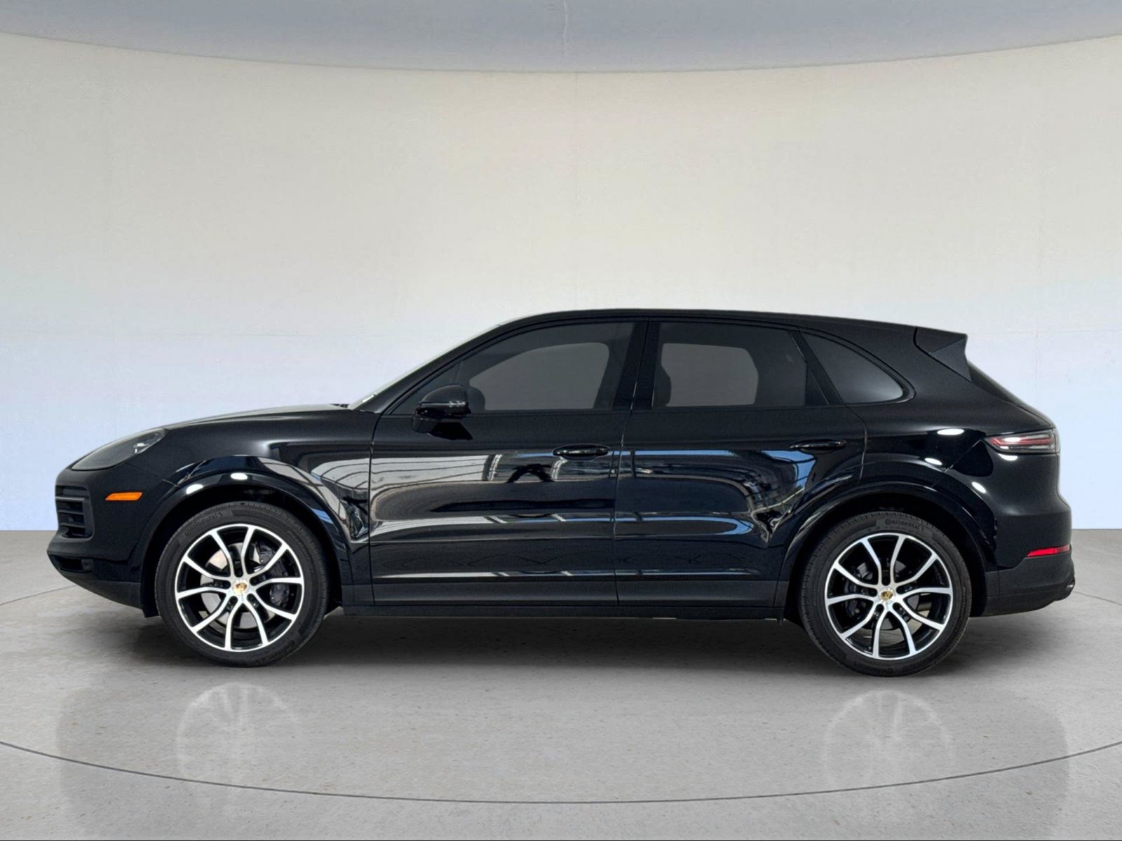 Certified 2023 Porsche Cayenne AWD/4WD image 2