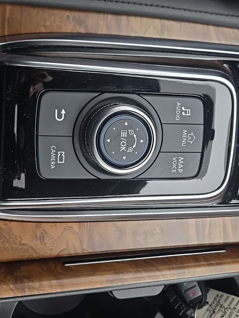 Used 2024 Nissan Armada SL w/ Captain's Chairs Package image 24