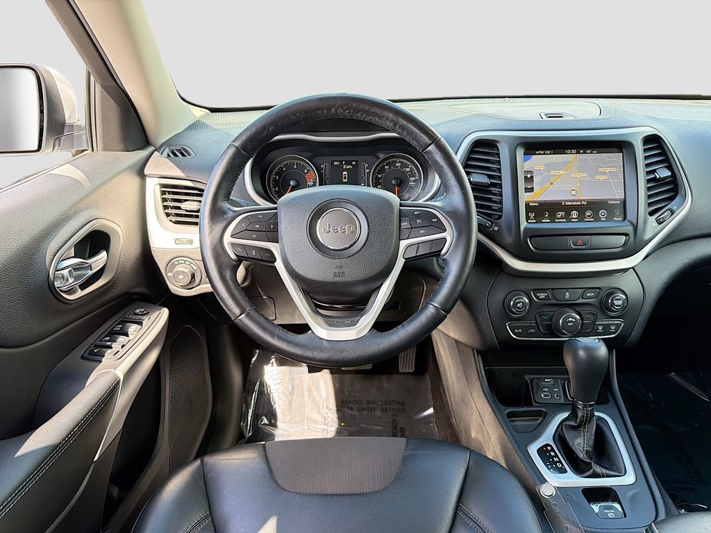 Used 2018 Jeep Cherokee Latitude Plus w/ Cold Weather Group FWD image 23