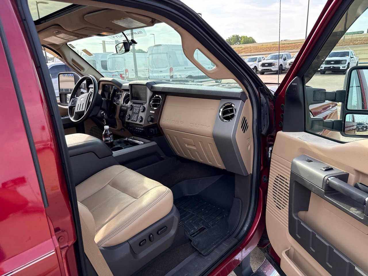 Used 2016 Ford F250 Lariat w/ Lariat Ultimate Package AWD/4WD image 14