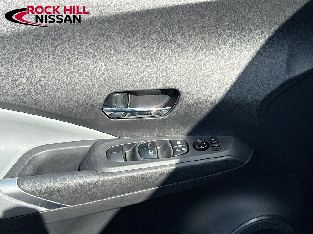 Used 2023 Nissan Kicks SR w/ SR Premium Package image 18