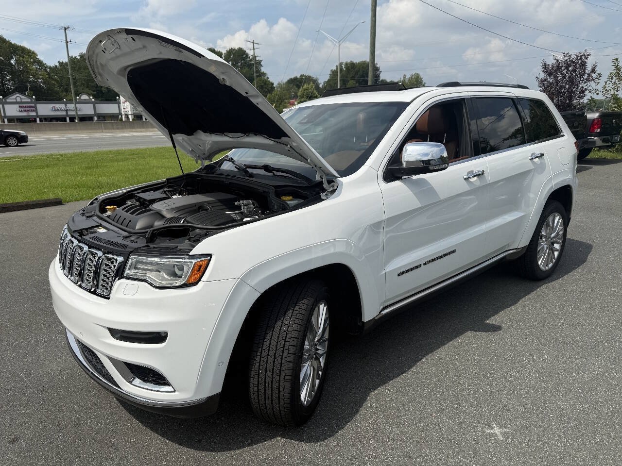 Used 2018 Jeep Grand Cherokee Summit AWD/4WD image 21