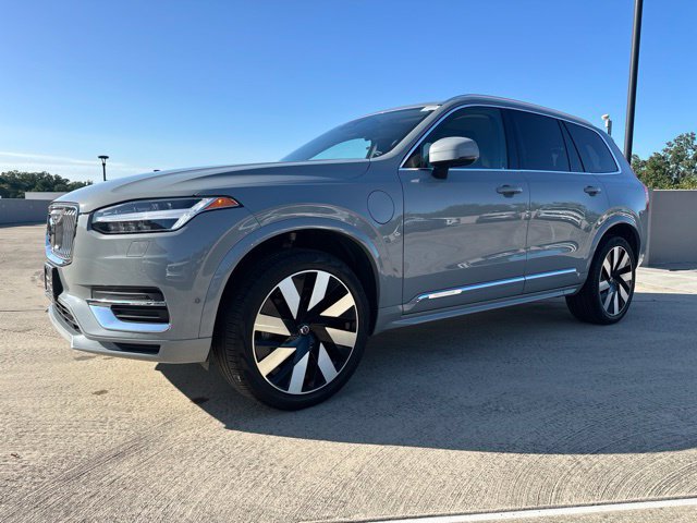 Certified 2024 Volvo XC90 T8 Plus w/ Protection Package Premier AWD/4WD image 4