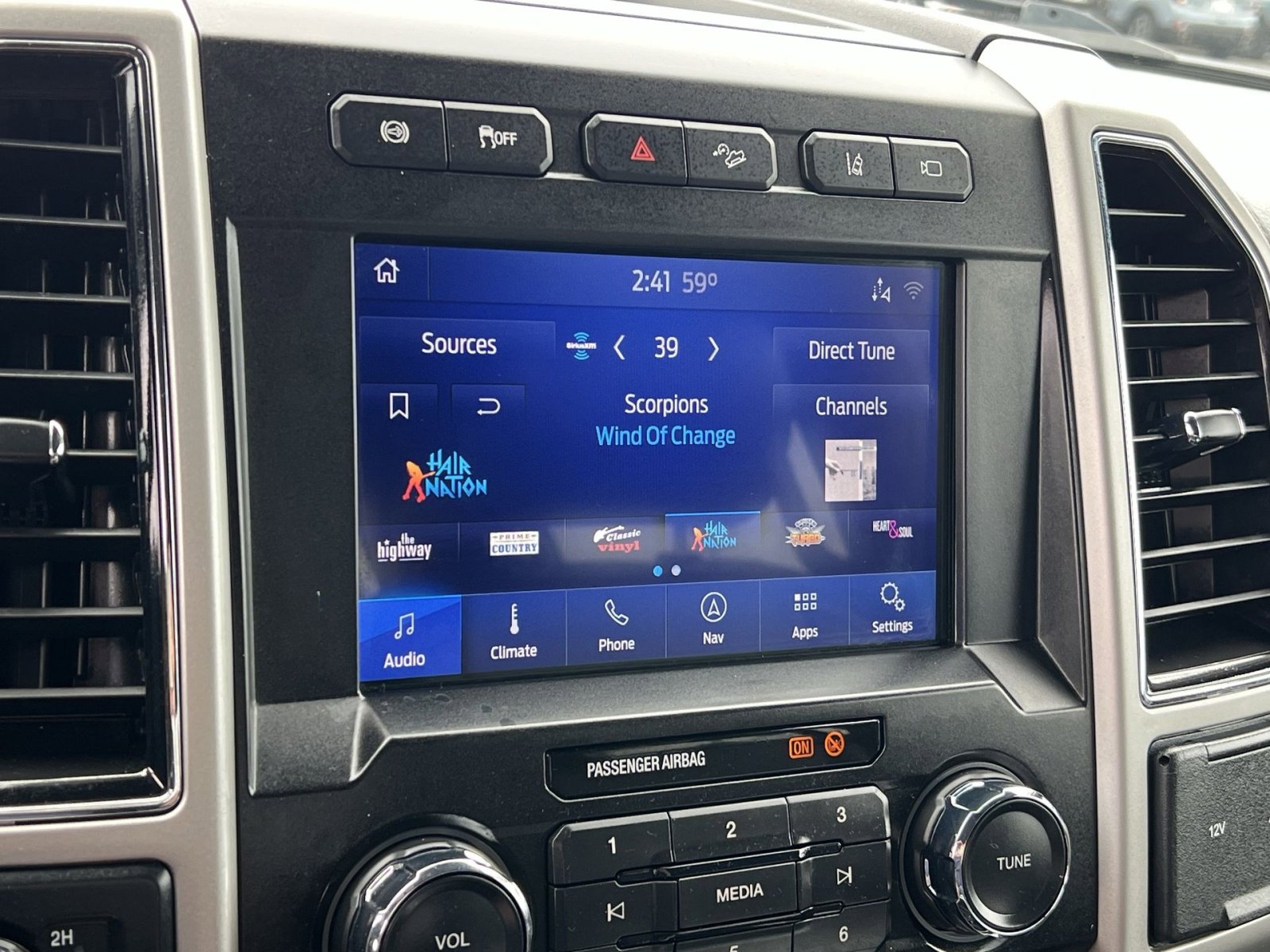 Used 2020 Ford F450 Lariat w/ Lariat Ultimate Package AWD/4WD image 26