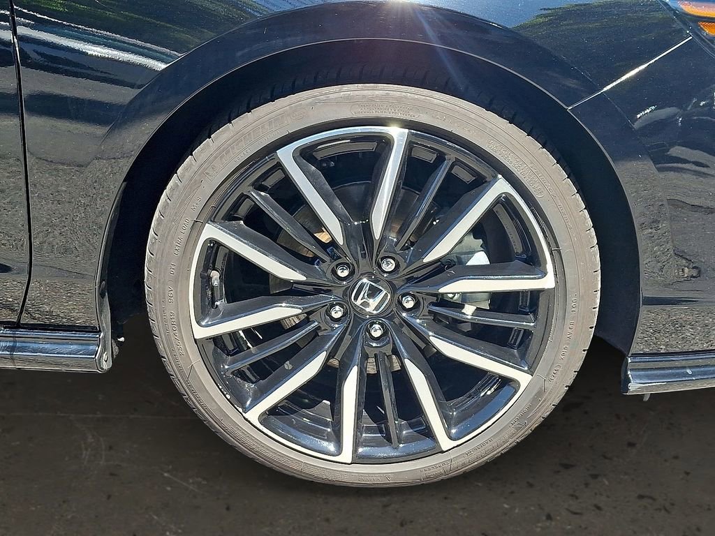 Used 2023 Honda Accord Touring image 9