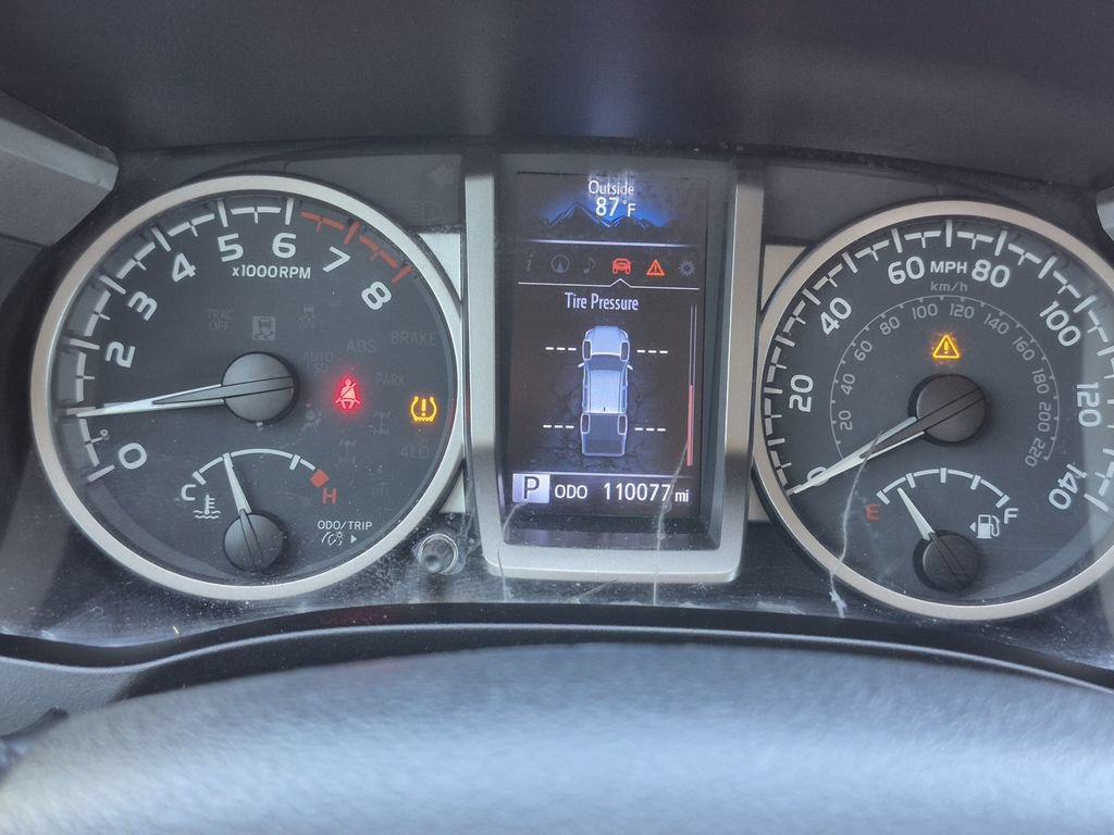 Used 2020 Toyota Tacoma SR5 AWD/4WD image 12