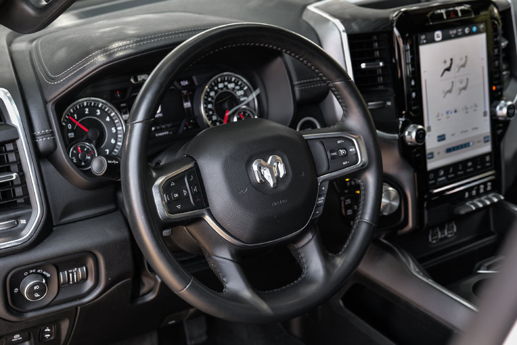 Used 2023 RAM 1500 Laramie AWD/4WD image 4