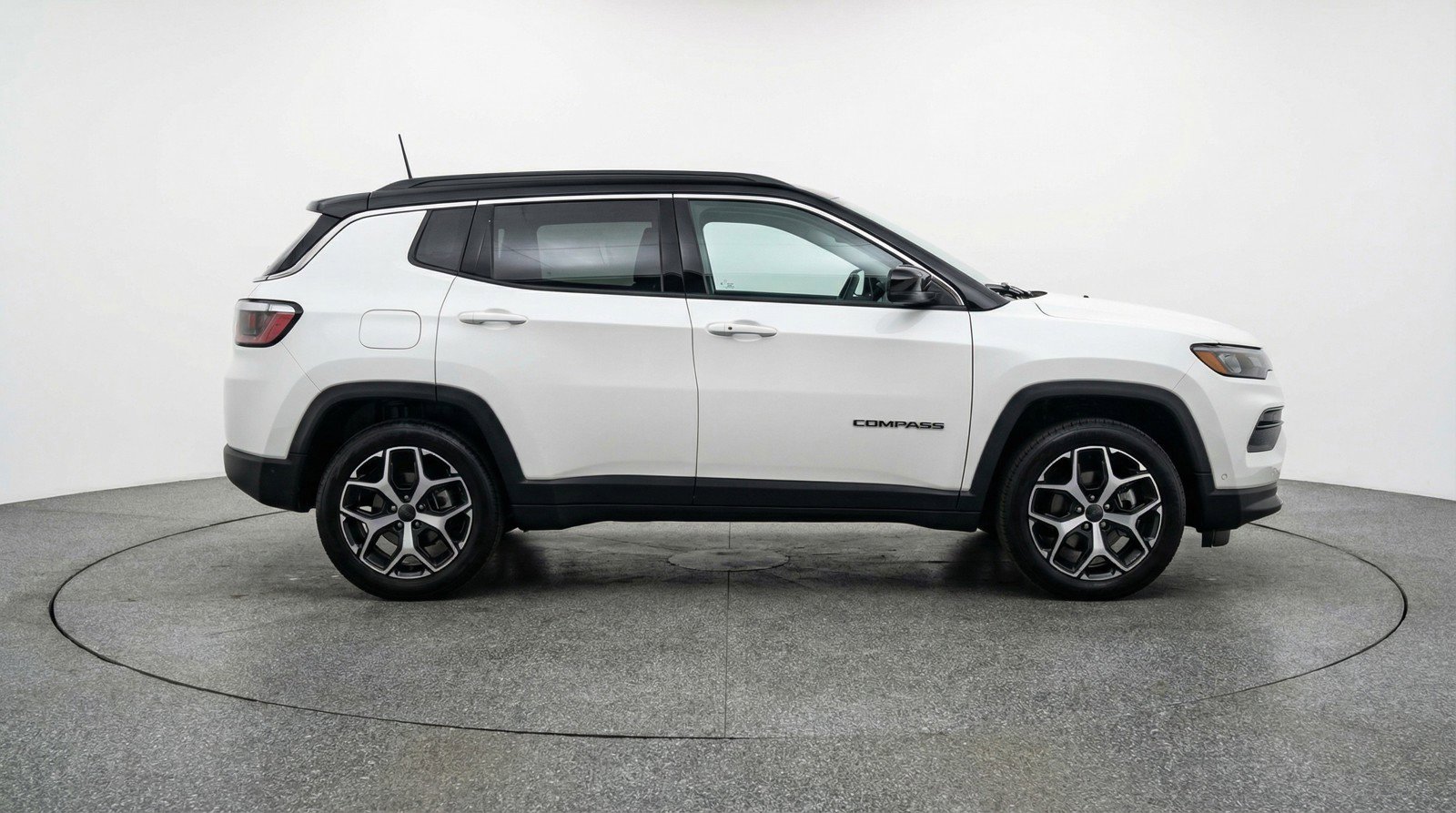 Used 2025 Jeep Compass Limited AWD/4WD image 11