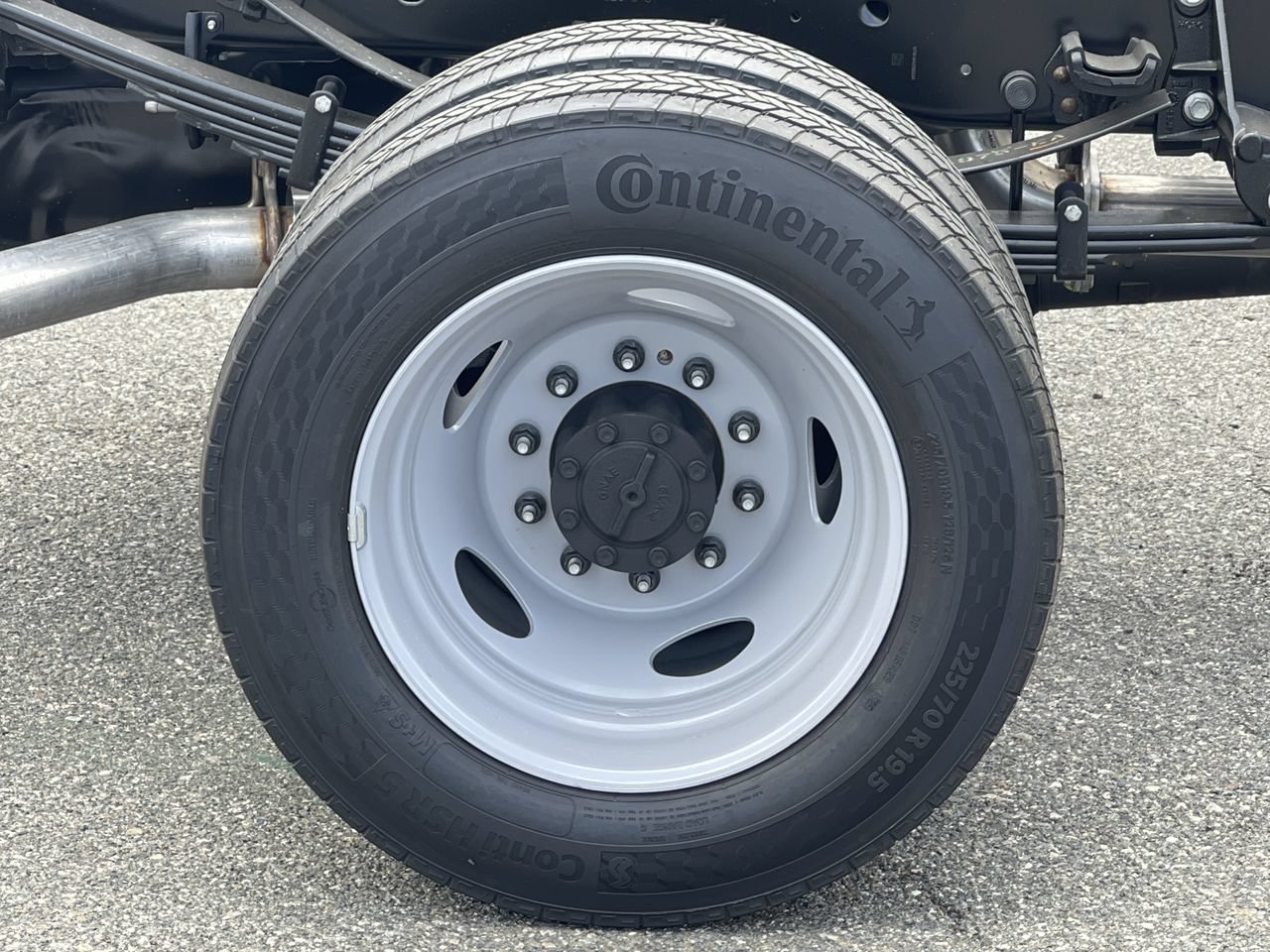 New 2025 Ford F550 2WD Regular Cab Super Duty image 11