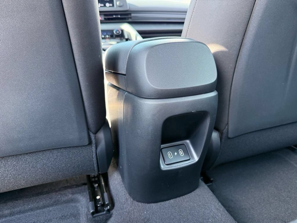 Used 2024 Hyundai Elantra SEL FWD image 24