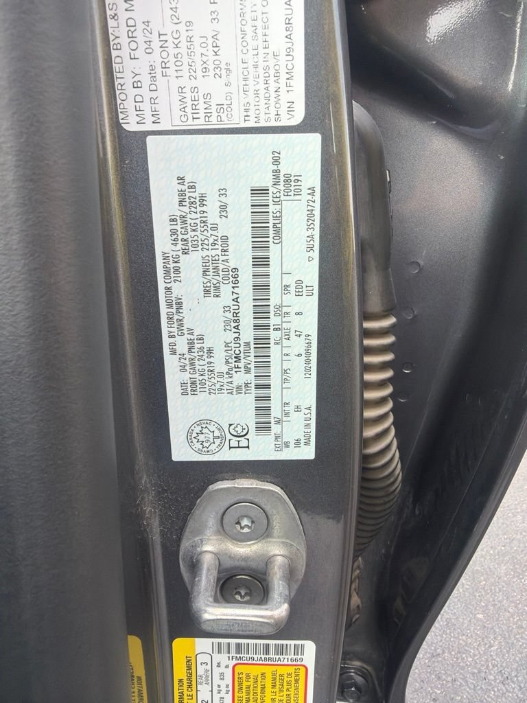 Used 2024 Ford Escape Platinum AWD/4WD image 57