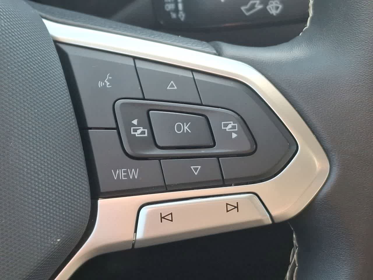 Used 2024 Volkswagen Tiguan SE image 24