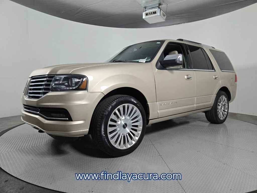 Used 2017 Lincoln Navigator Select RWD image 2