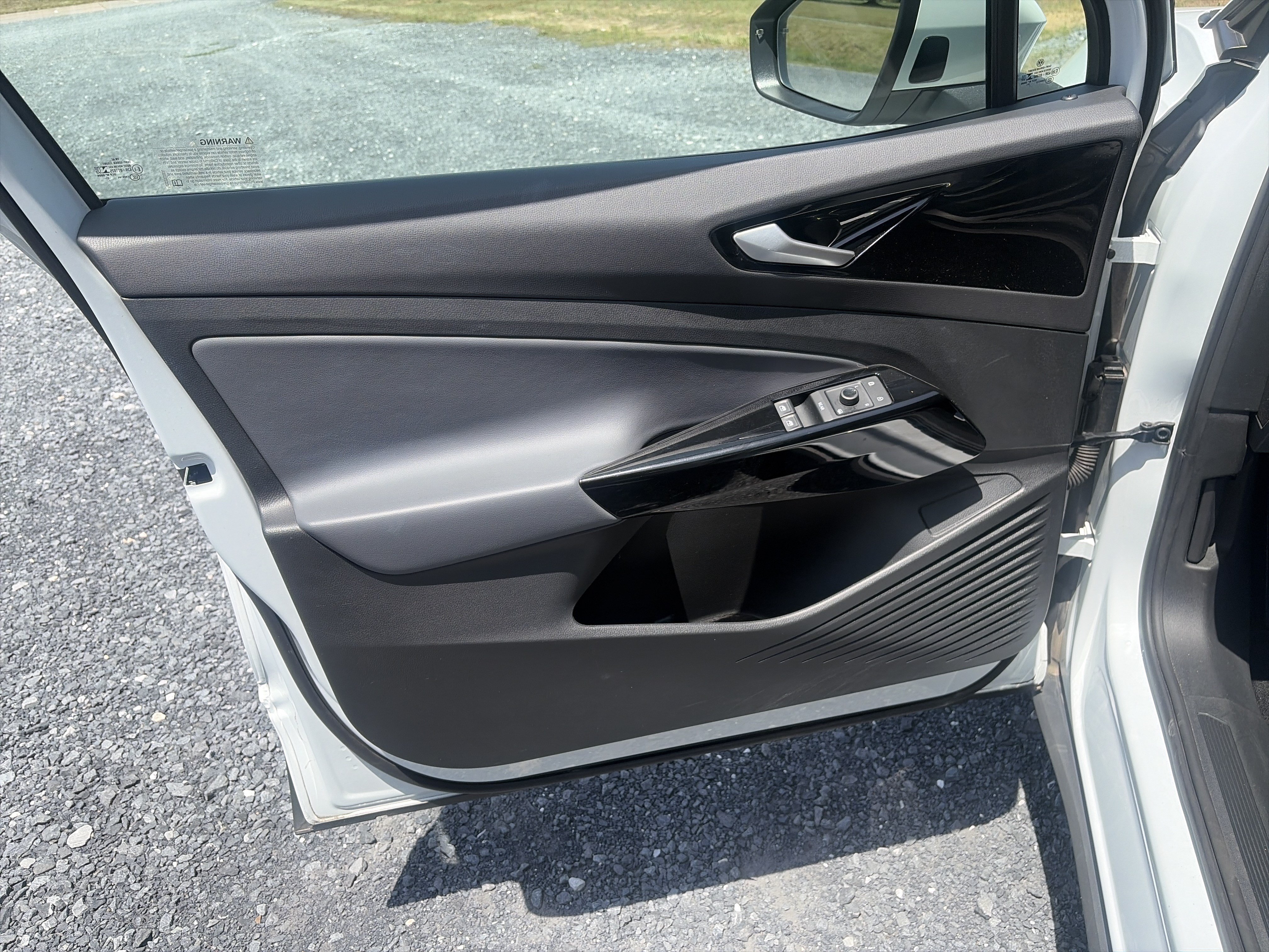 Used 2022 Volkswagen ID.4 Pro AWD/4WD image 14