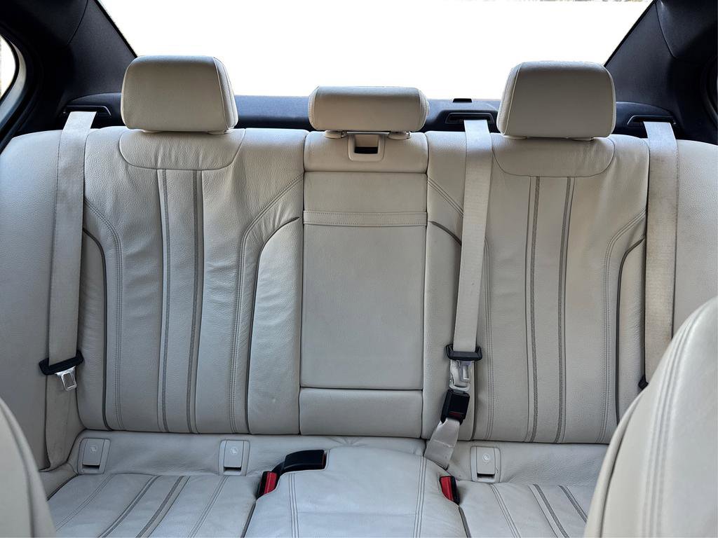 Used 2017 BMW 530i w/ Premium Package image 25