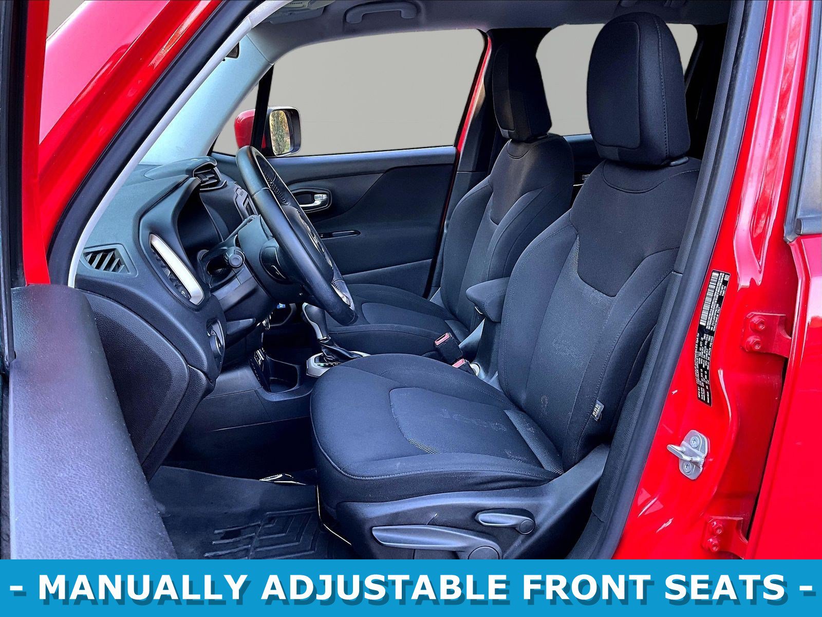 Used 2015 Jeep Renegade Latitude FWD image 20
