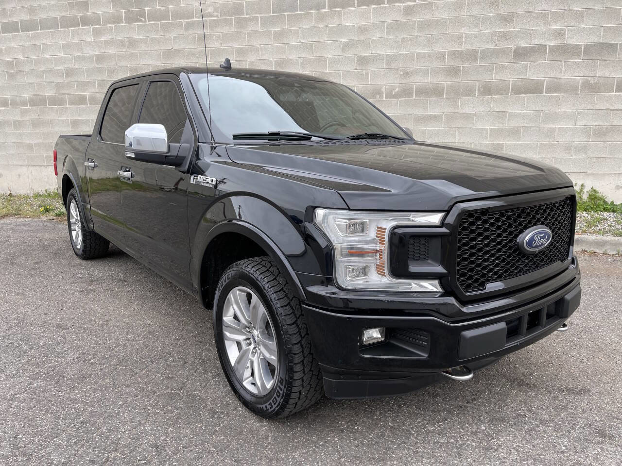 Used 2018 Ford F150 Platinum w/ Technology Package AWD/4WD image 3
