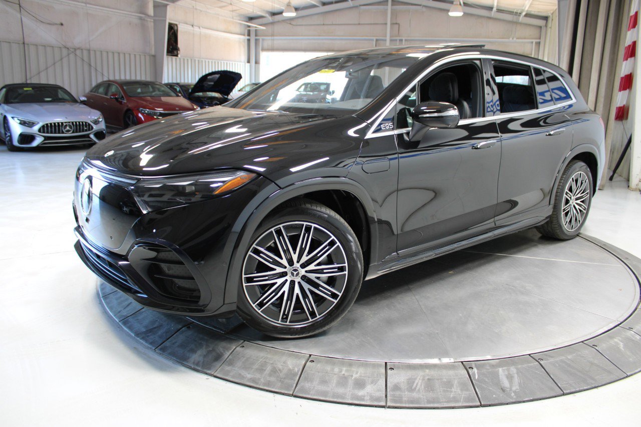 Used 2023 Mercedes-Benz EQS 580 4MATIC SUV image 4